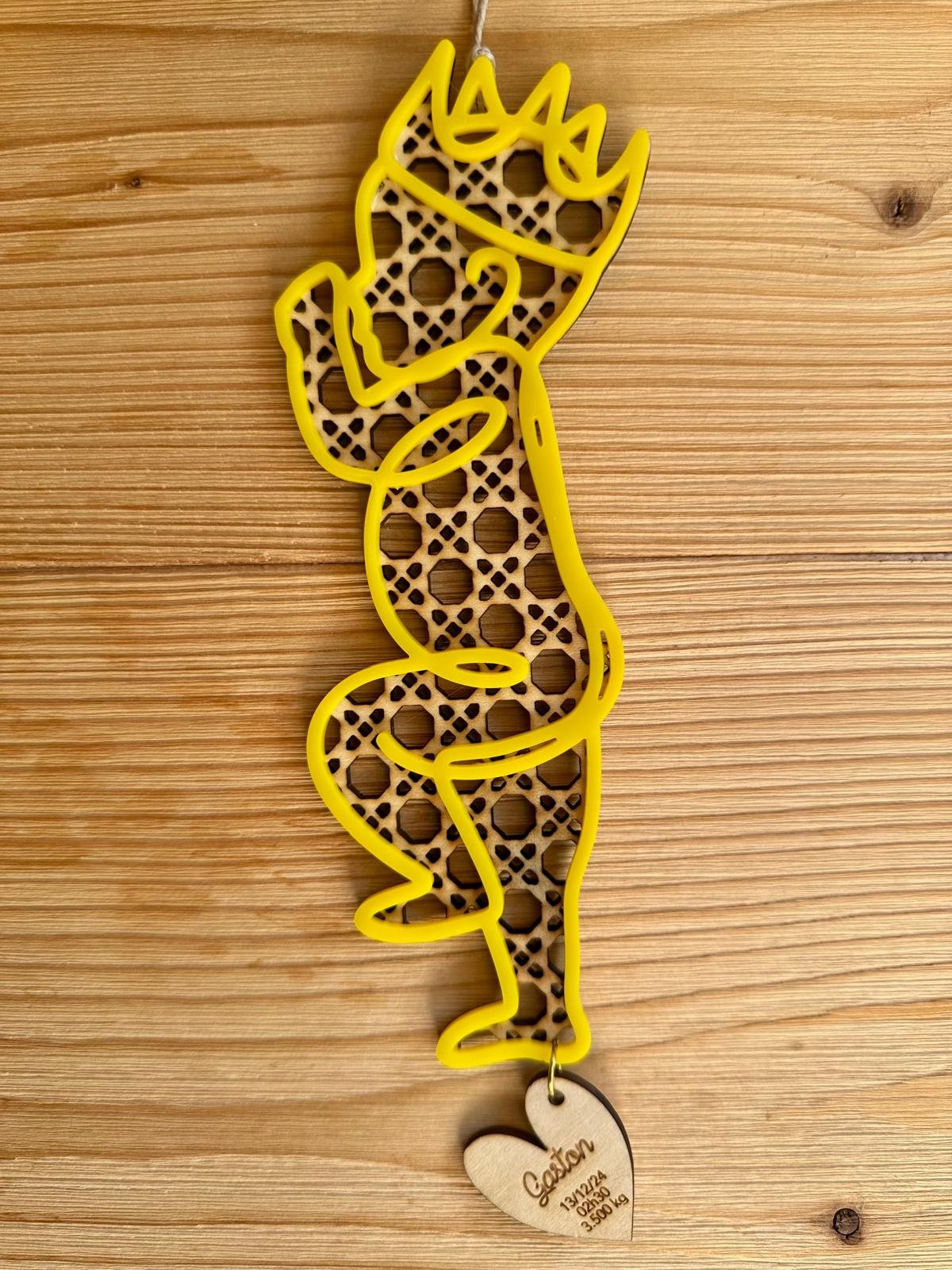 Bébé couronné avec coeur personnalisé