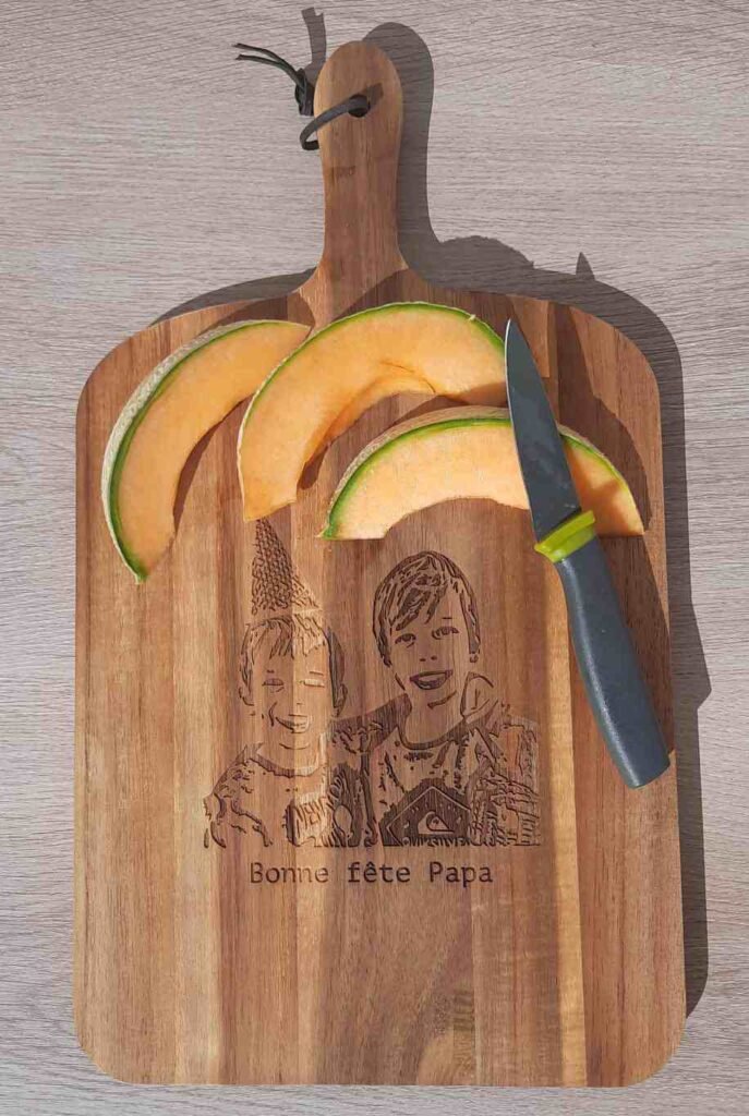 Planche à découper gravée personnalisée