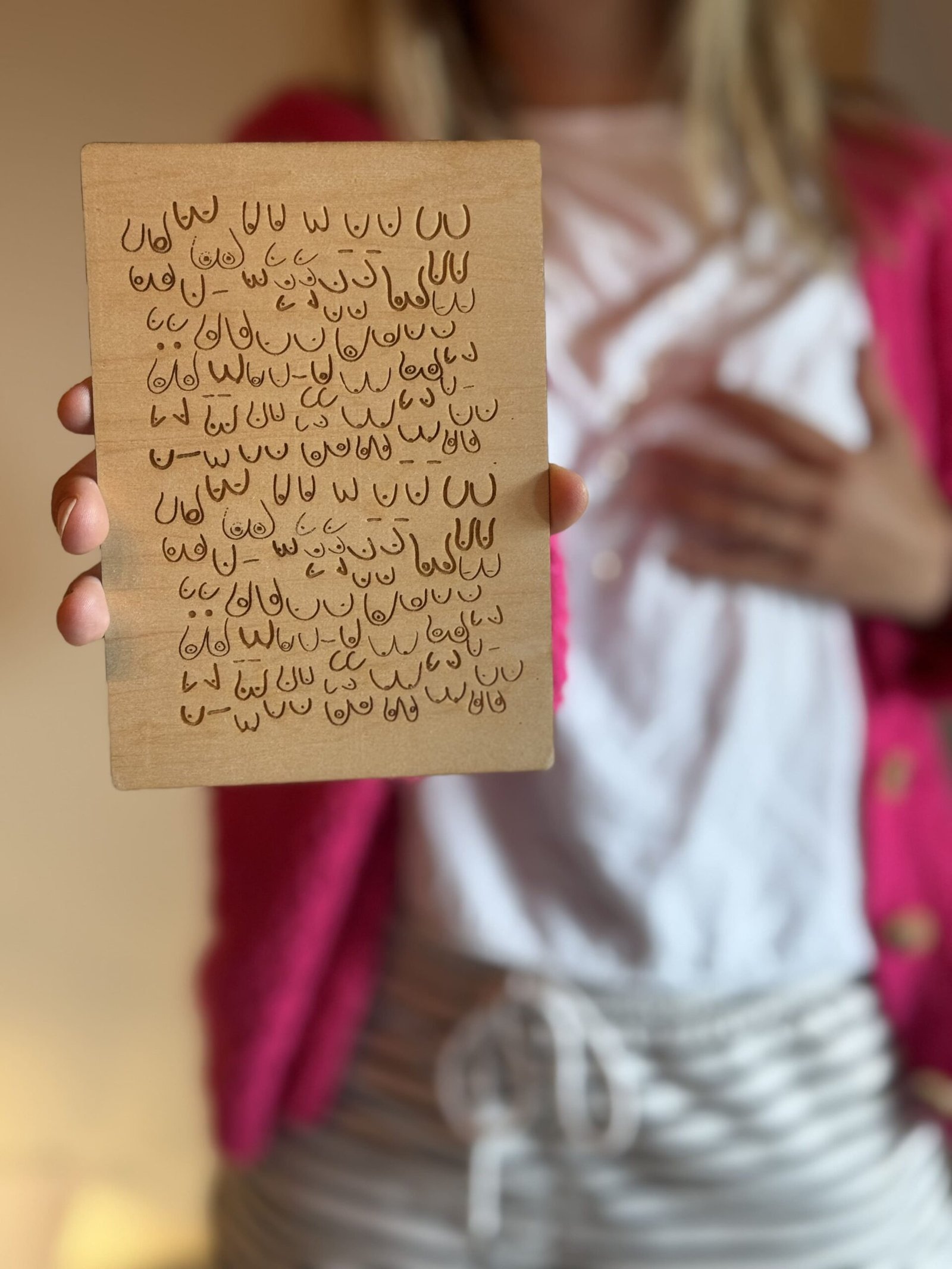 Carte gravée “Toutes différentes, toutes belles”