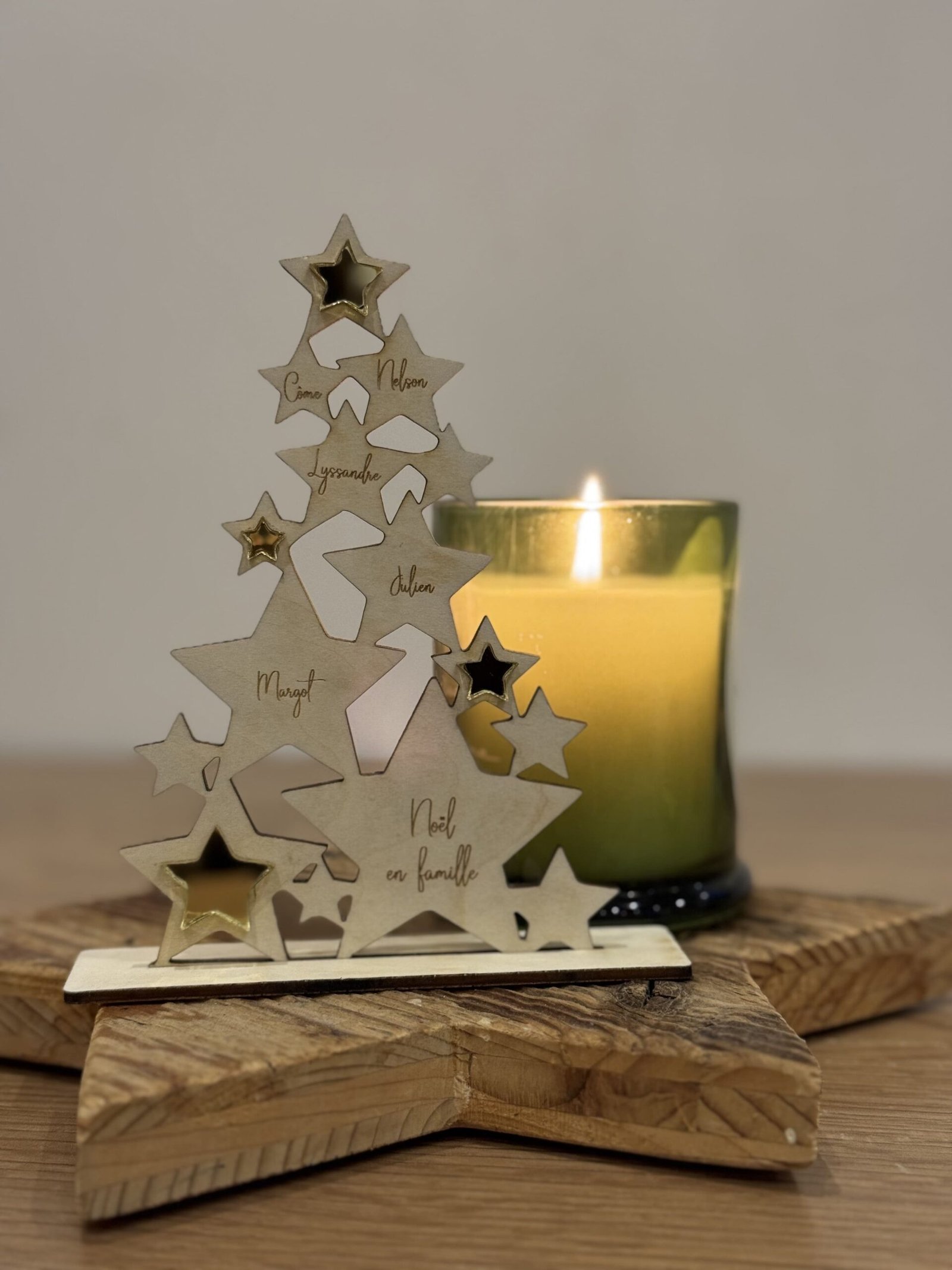 Sapin de Noël en bois personnalisé – “Noël en famille”