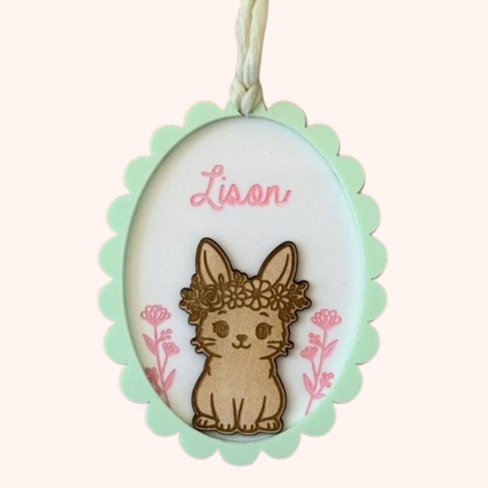 Suspension personnalisée – Petit lapin fleuri